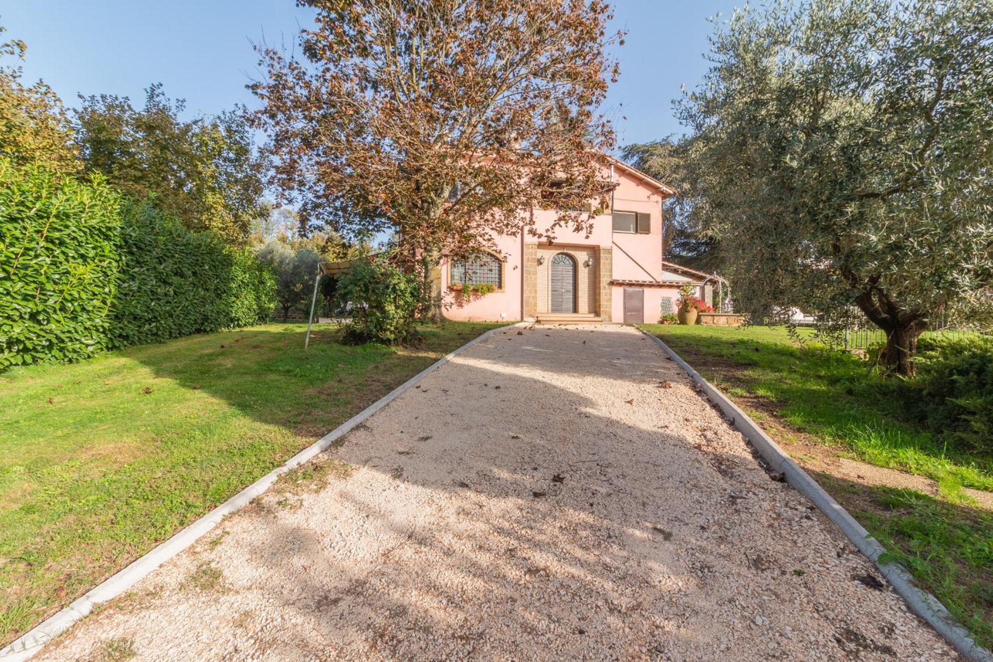 Ai Due Cedri Guest House Capranica Exterior photo